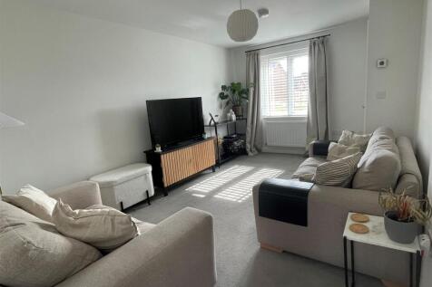 front room 5.jpg