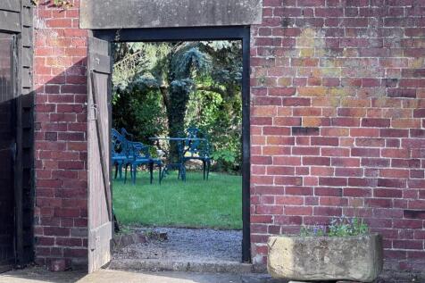 archway garden table shot.jpg