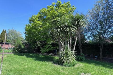 garden shot with lawned area.jpg