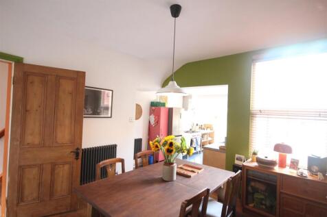 dining area 1.JPG