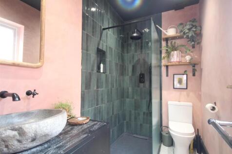 bathroom (2).JPG