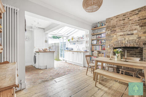 2 Bedroom Cottage for Sale