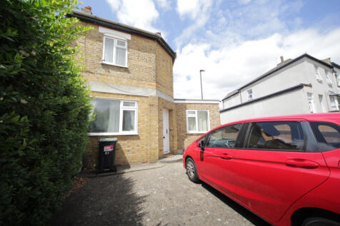 3 / 4 Bedroom House