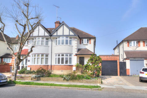 3 bed semi detached house with garage &amp; large gar
