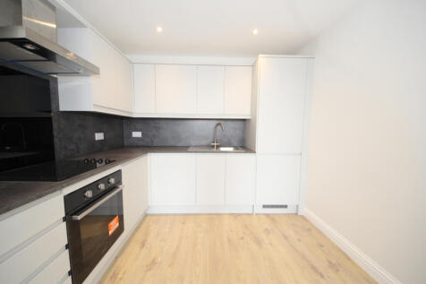 2 Bedroom Middle Floor Apartment