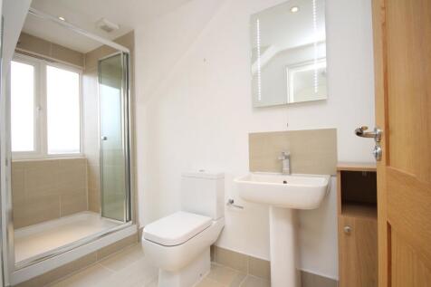 Room 4 Bathroom
