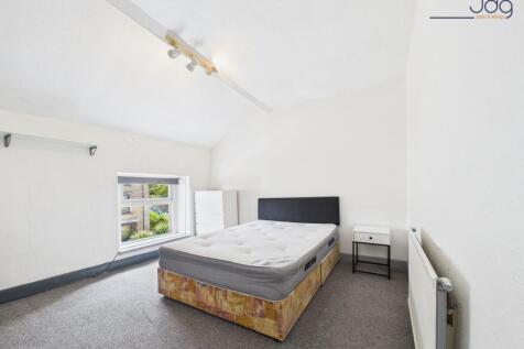 Second Floor Double Bedroom 4