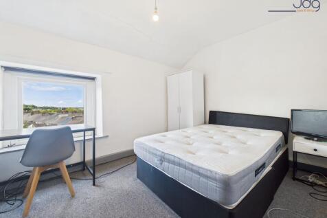 Second Floor Double Bedroom 1