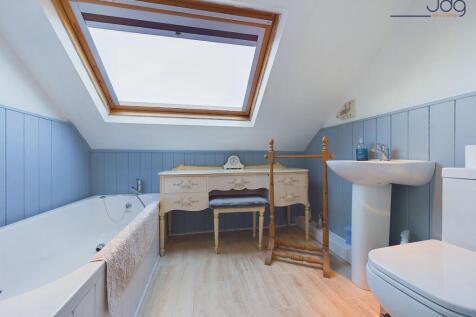 First floor Bathroom