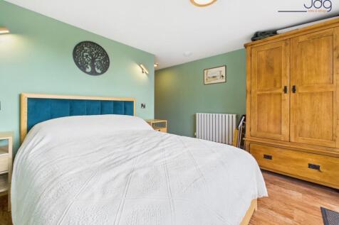 Downstairs Double Bedroom