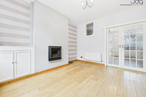 Cosy Lounge and feature fireplace