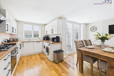 Spacious Open Plan Kitchen Diner
