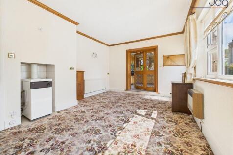 Open Plan Kitchen and Dining Room