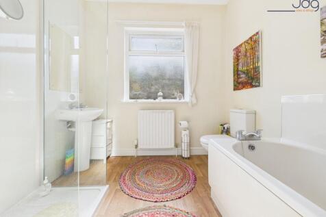 Downstairs Bathroom