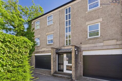 Welcome To St James Court