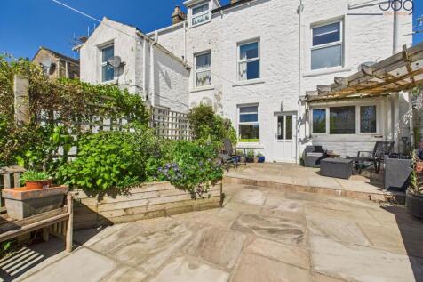 South Facing Landscaped Garden