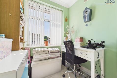 Fifth Bedroom