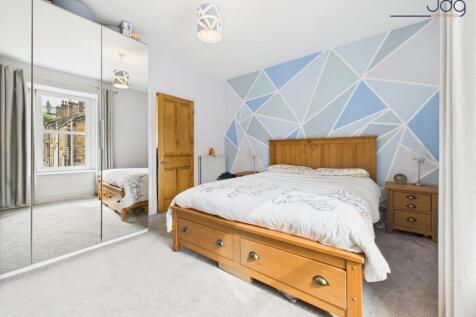 Bright Double Bedroom 1