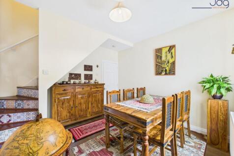Wood-effect Dining Room