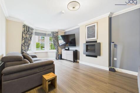 Cosy lounge with Bay Window