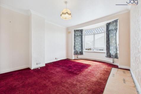 Double Bedroom 1 with Bay Window