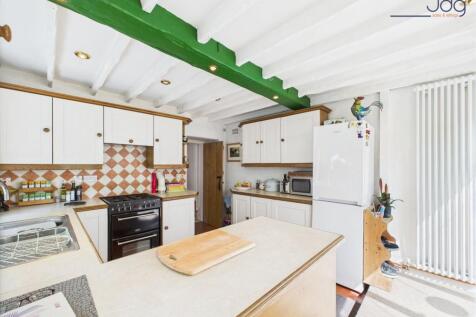 Open plan kitchen diner