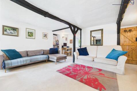 Cosy Lounge with exposed beams