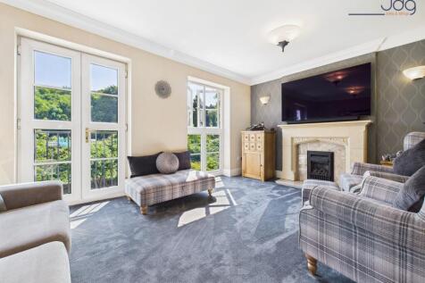 Cosy Living Room with Juliette Balcony