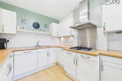 Open plan kitchen diner