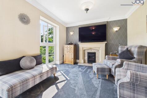 Cosy Living Room with Juliette Balcony