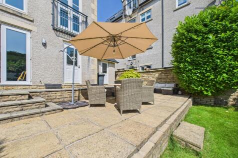 Spacious Patio