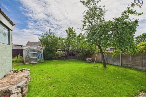 Well maintained rear Garden