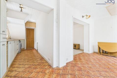 Kitchen &amp; Dining Areas