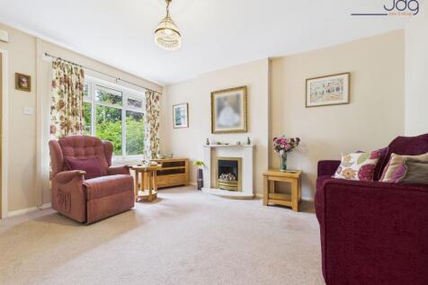 Lounge, leading into the kitchen