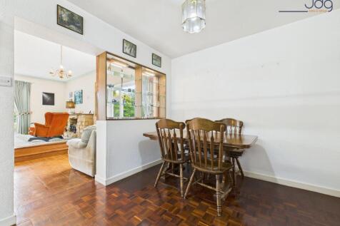 Dining Room, entering the Lounge