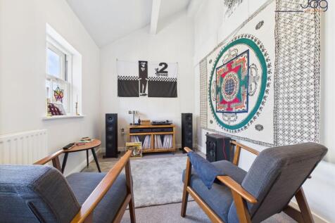 Single Bedroom 2