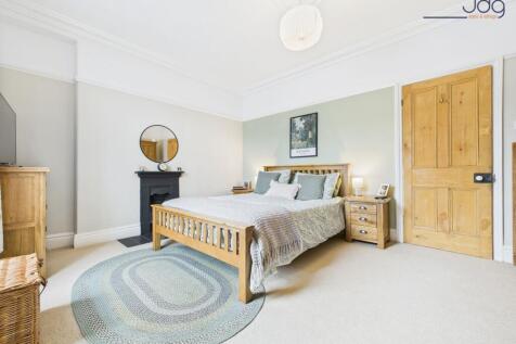Double Bedroom 1