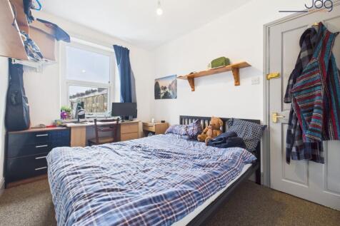 First Floor Double Bedroom 2