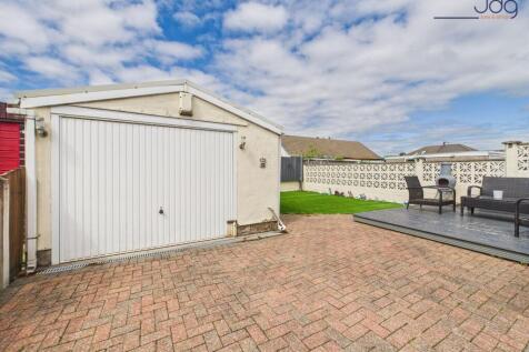 Detached Garage