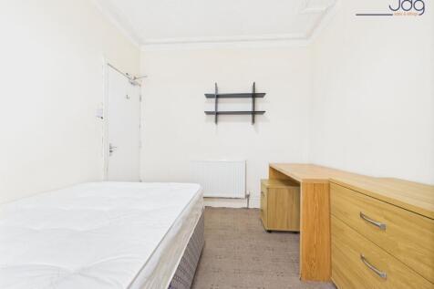 Ground Floor Bedroom 1 / Dining Room