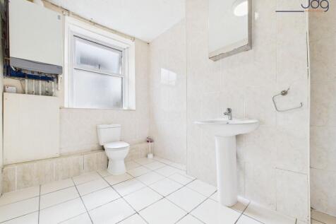 First Floor Bathroom