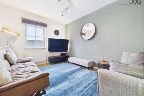 Sitting Room / Bedroom