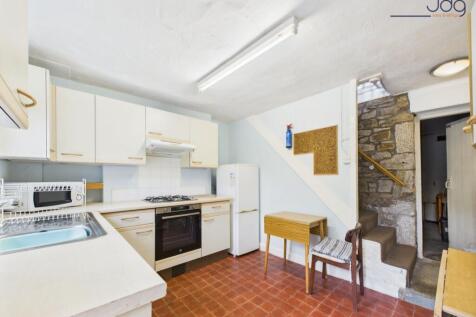 Lower Ground Floor Kitchen with adjoining Cellar