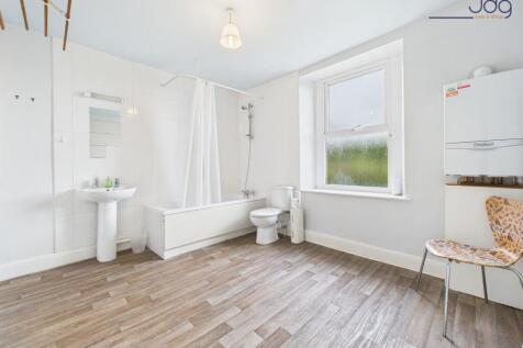 First Floor Family Bathroom