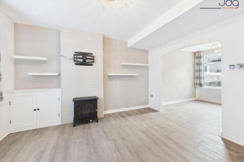 Bright and airy Lounge - Open plan