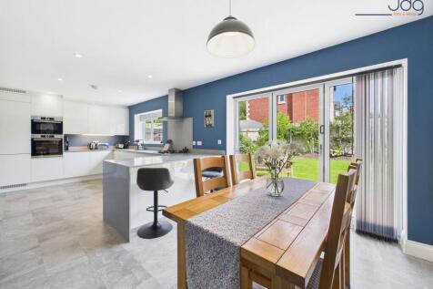 Open Plan Kitchen Diner and breakfast bar