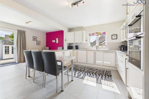 Open Plan Kitchen Diner/Snug