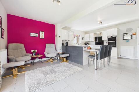 Open Plan Kitchen Diner/Snug