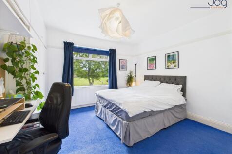 Double Bedroom 2 with built in wardrobes