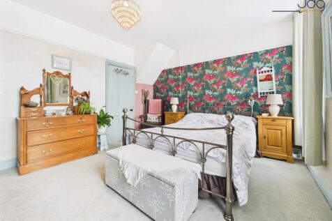 Double Bedroom 1